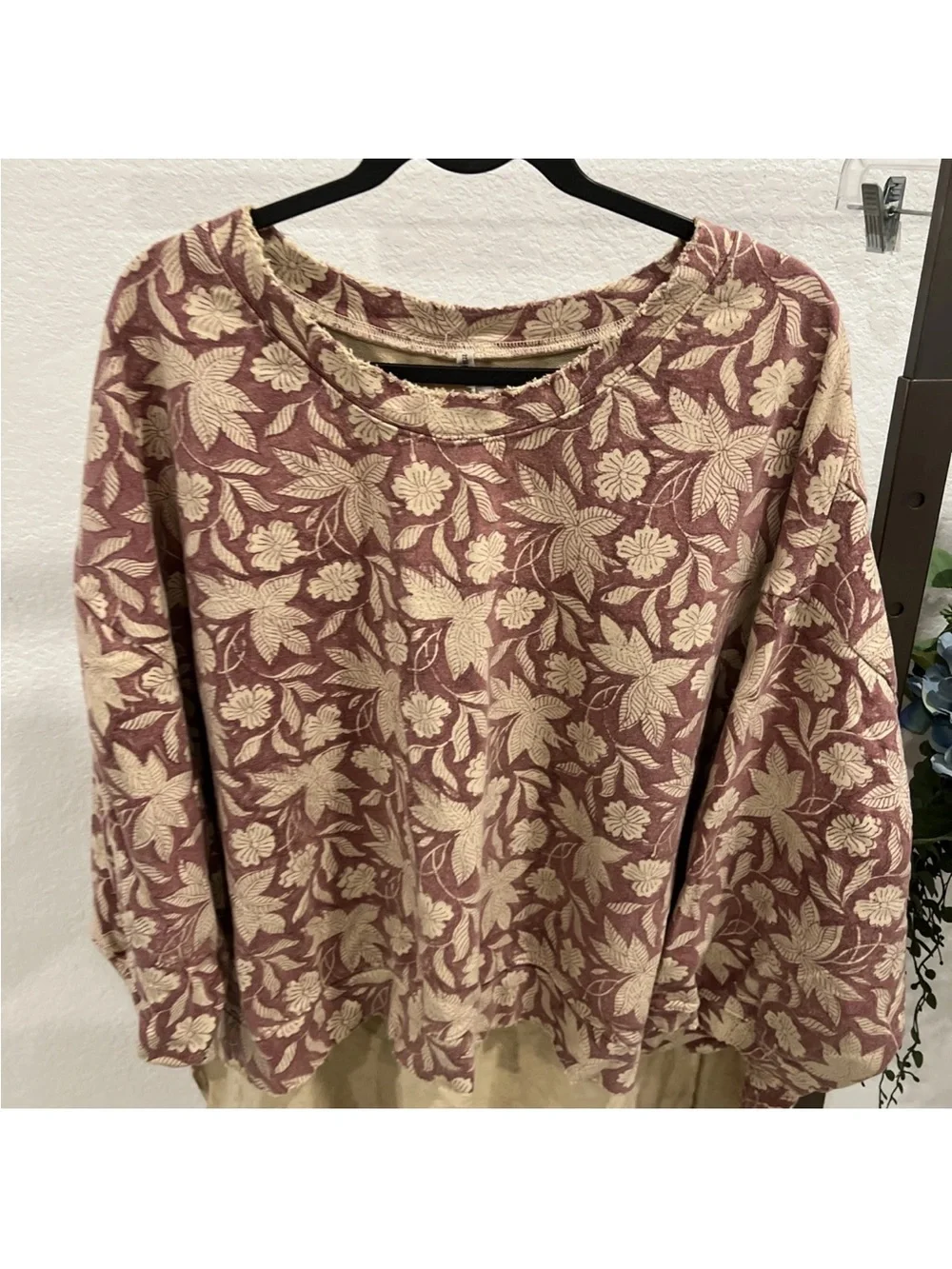 Magnolia Pearl Excellent condition Dusty Rose Floral Layered Tunic (item A37) - Picture 3 of 7